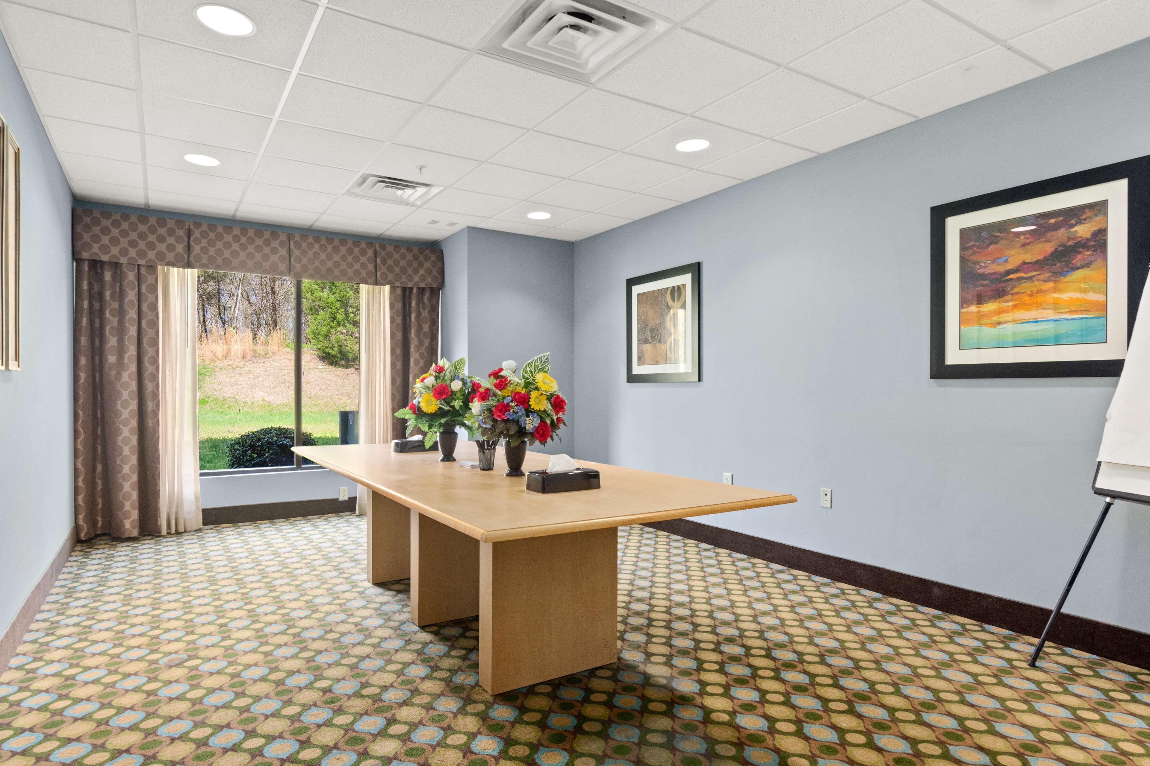 Surestay Plus Hotel By Best Western Portland Route 52 West Dış mekan fotoğraf